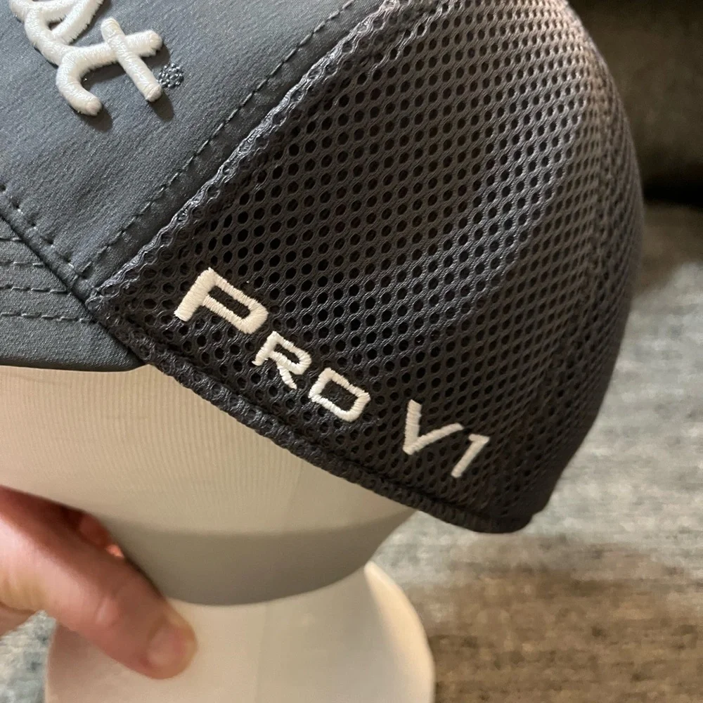 Titleist Pro V1 Footjoy Gray Hat